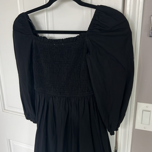 Mod Ref Quarter Sleeve Black Shirred Puff Sleeve Smocked Mini Dress - Picture 7 of 8